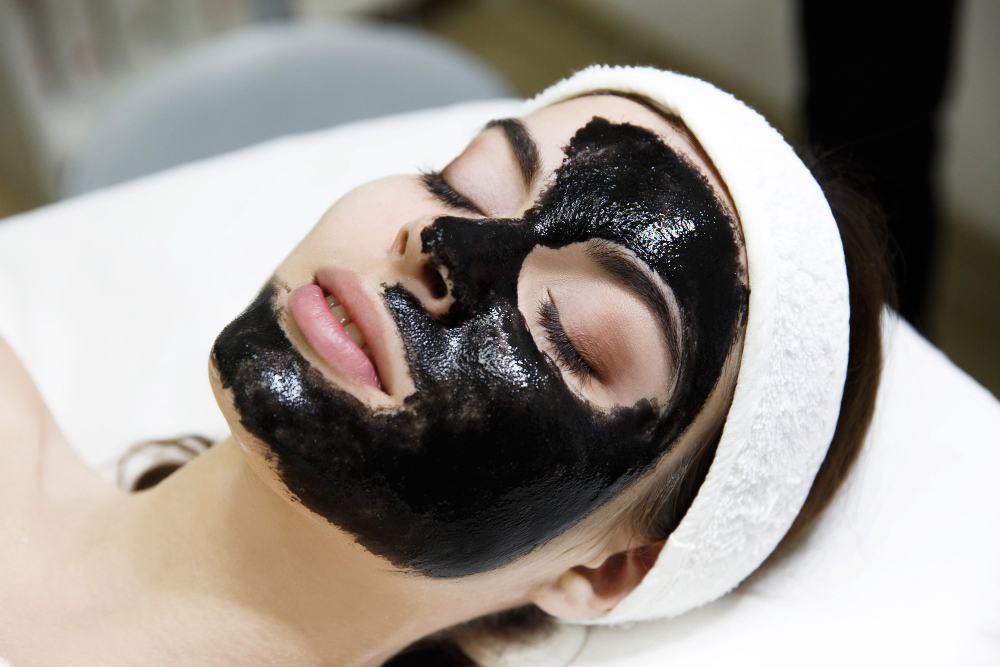 Carbon peel facial